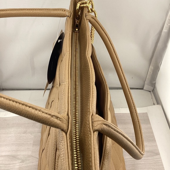 CHANEL Medallion Tan Caviar Tote Bag Authentic. - Picture 5 of 13